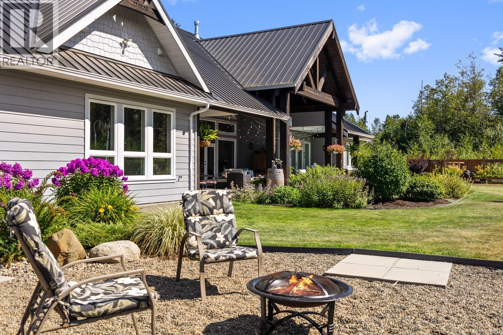 8757/8761 Oyster River Way, Black Creek, British Columbia  V9J 1K5 - Photo 45 - 1032817