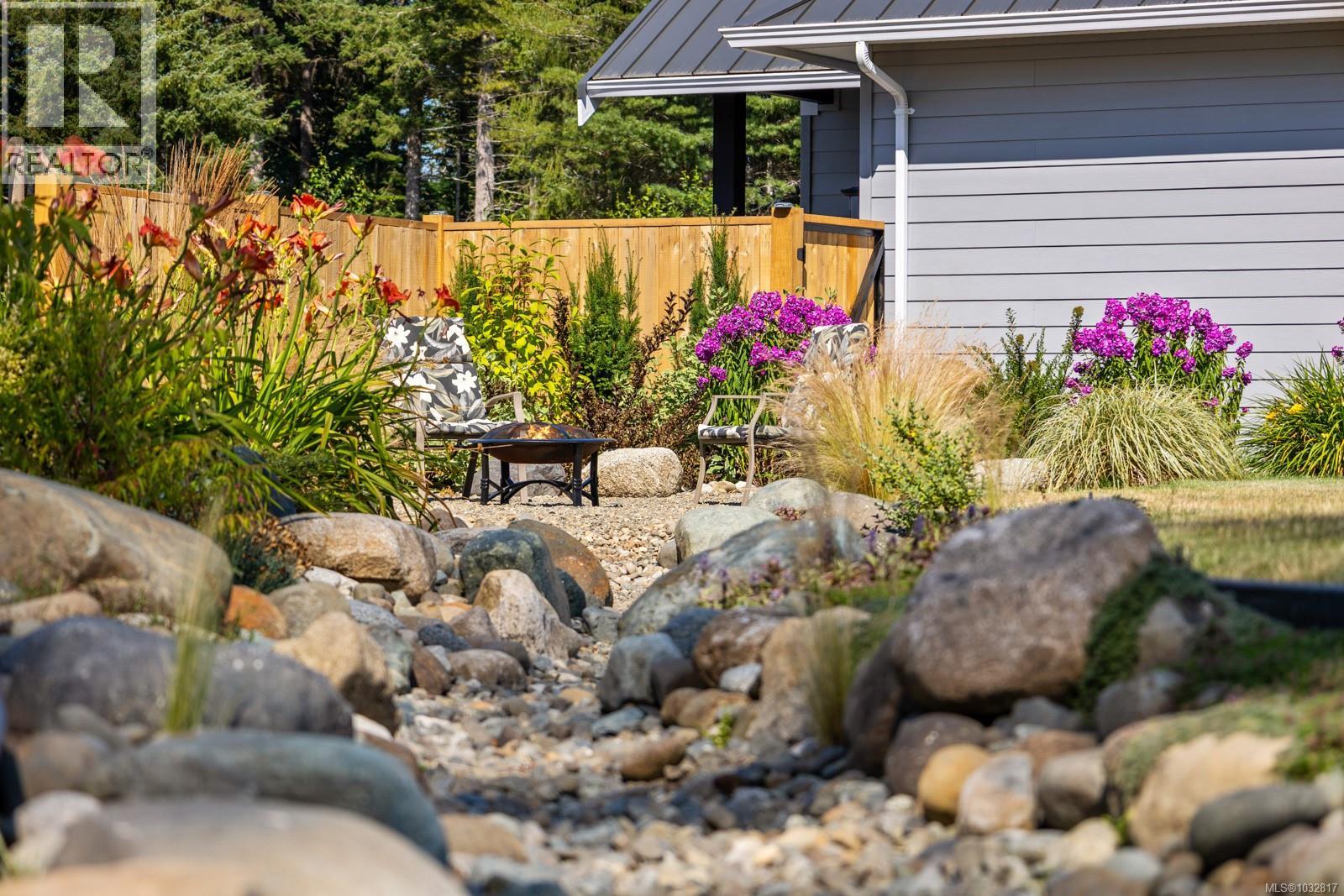 8757/8761 Oyster River Way, Black Creek, British Columbia  V9J 1K5 - Photo 60 - 1032817