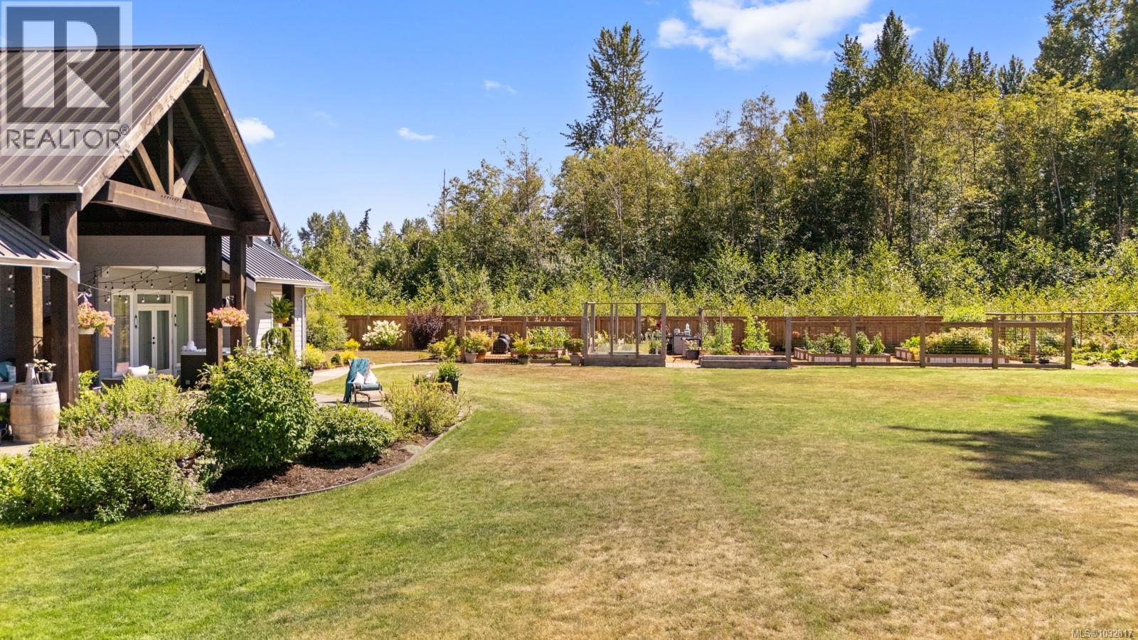 8757/8761 Oyster River Way, Black Creek, British Columbia  V9J 1K5 - Photo 68 - 1032817