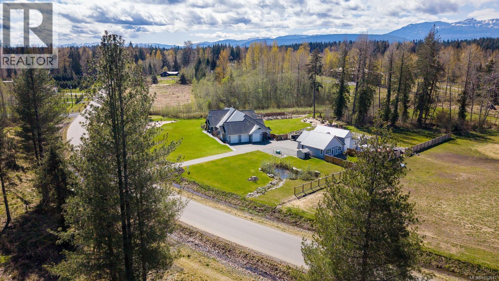 8757/8761 Oyster River Way, Black Creek, British Columbia  V9J 1K5 - Photo 75 - 1032817