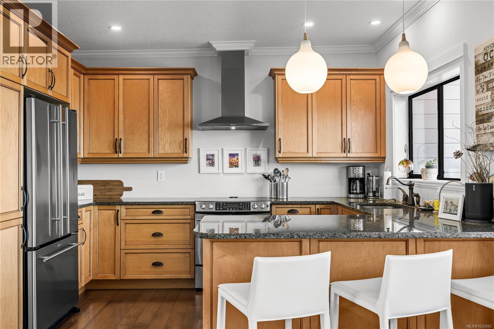 2 2734 Island Hwy W, Qualicum Beach, British Columbia  V9K 1P7 - Photo 8 - 1032842