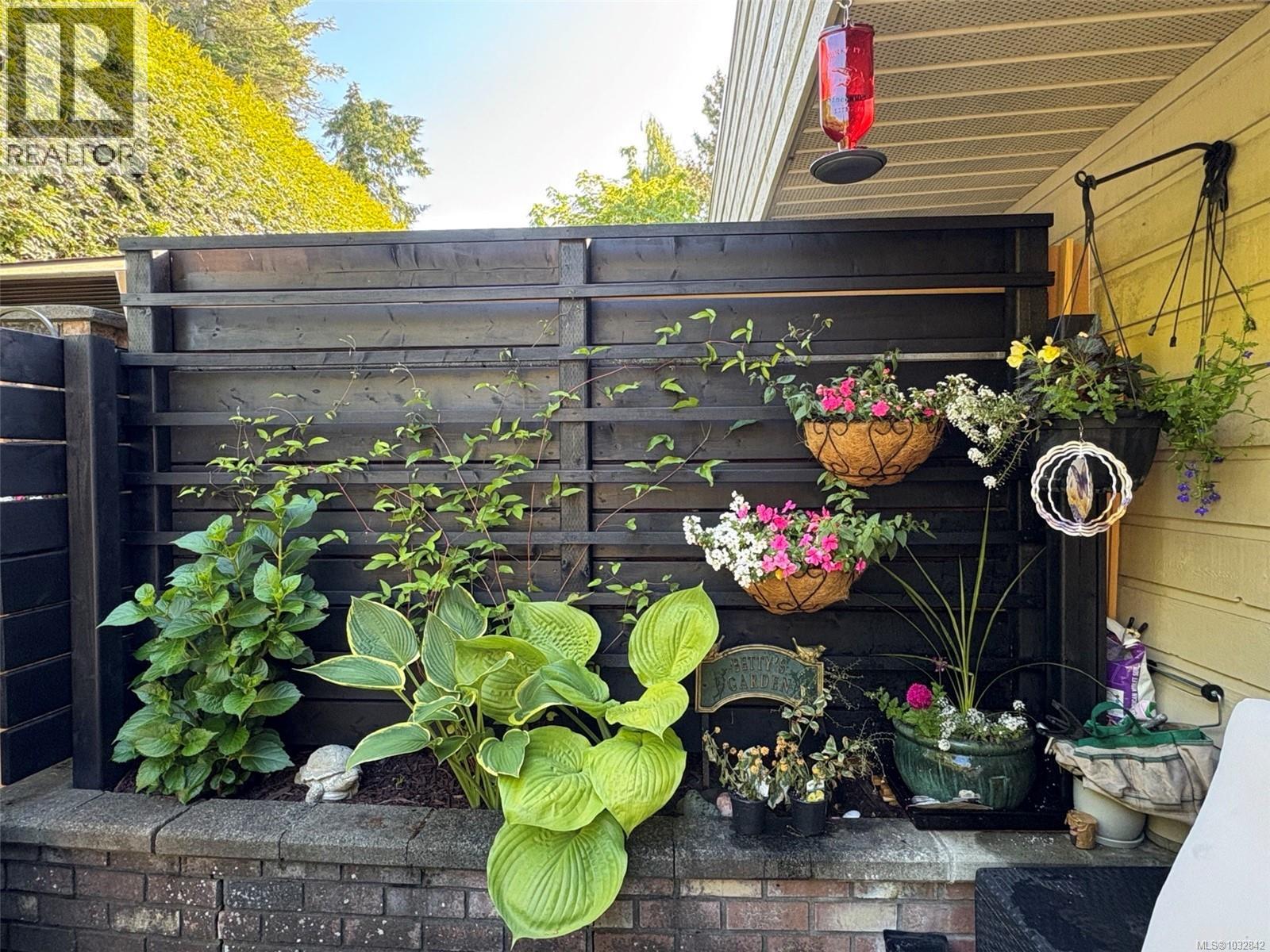 2 2734 Island Hwy W, Qualicum Beach, British Columbia  V9K 1P7 - Photo 16 - 1032842