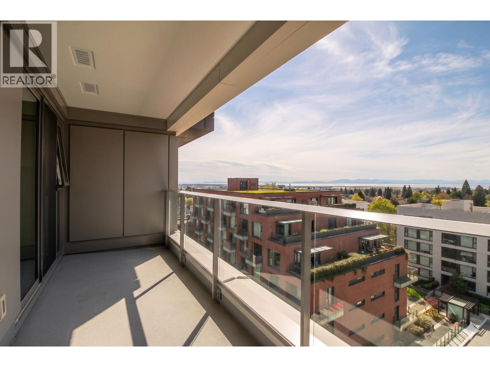 904 1561 W 57th Avenue, Vancouver, British Columbia  V6P 0H5 - Photo 3 - R3114431