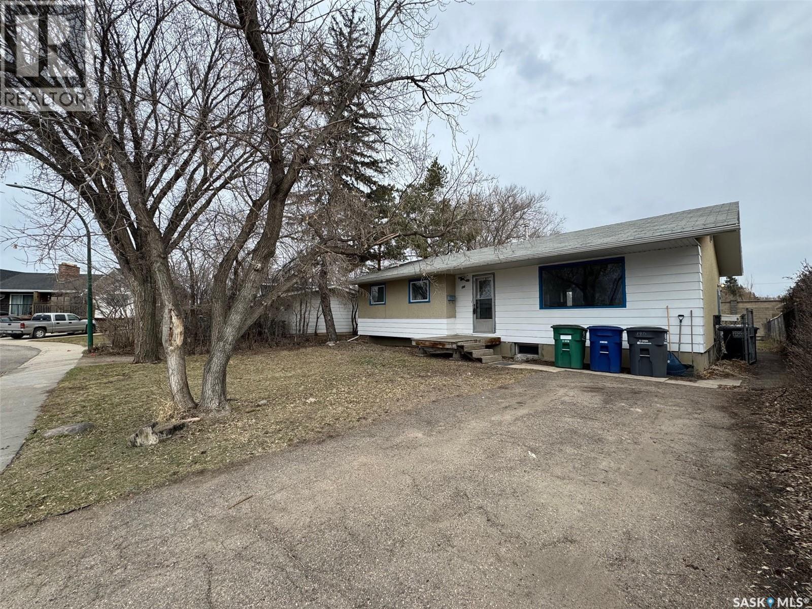 190 Carleton Drive, Saskatoon, Saskatchewan  S7H 3P1 - Photo 2 - SK033683