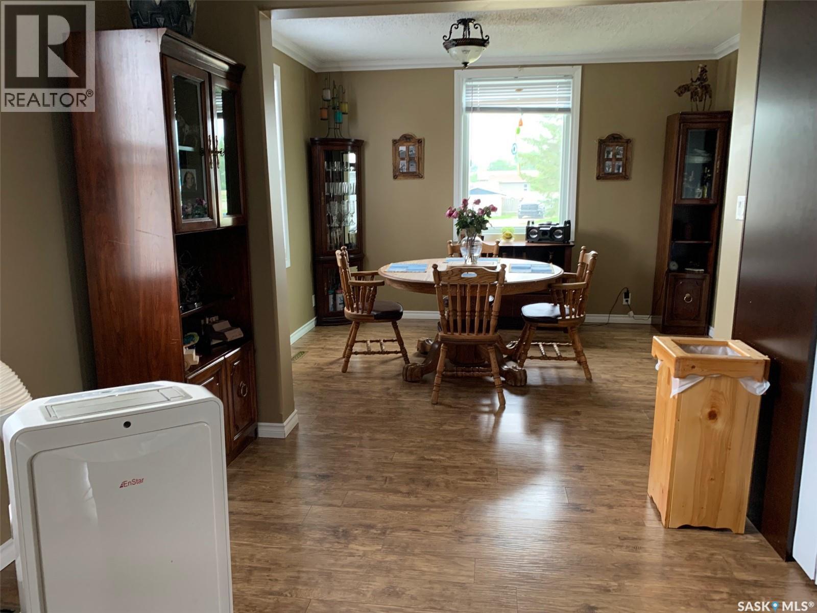 292 29th Street, Battleford, Saskatchewan  S0M 0E0 - Photo 2 - SK033673