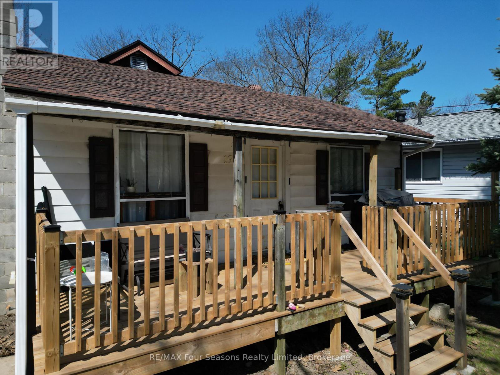 196 Melrose Avenue, Wasaga Beach, Ontario  L9Z 2T1 - Photo 3 - S12956794