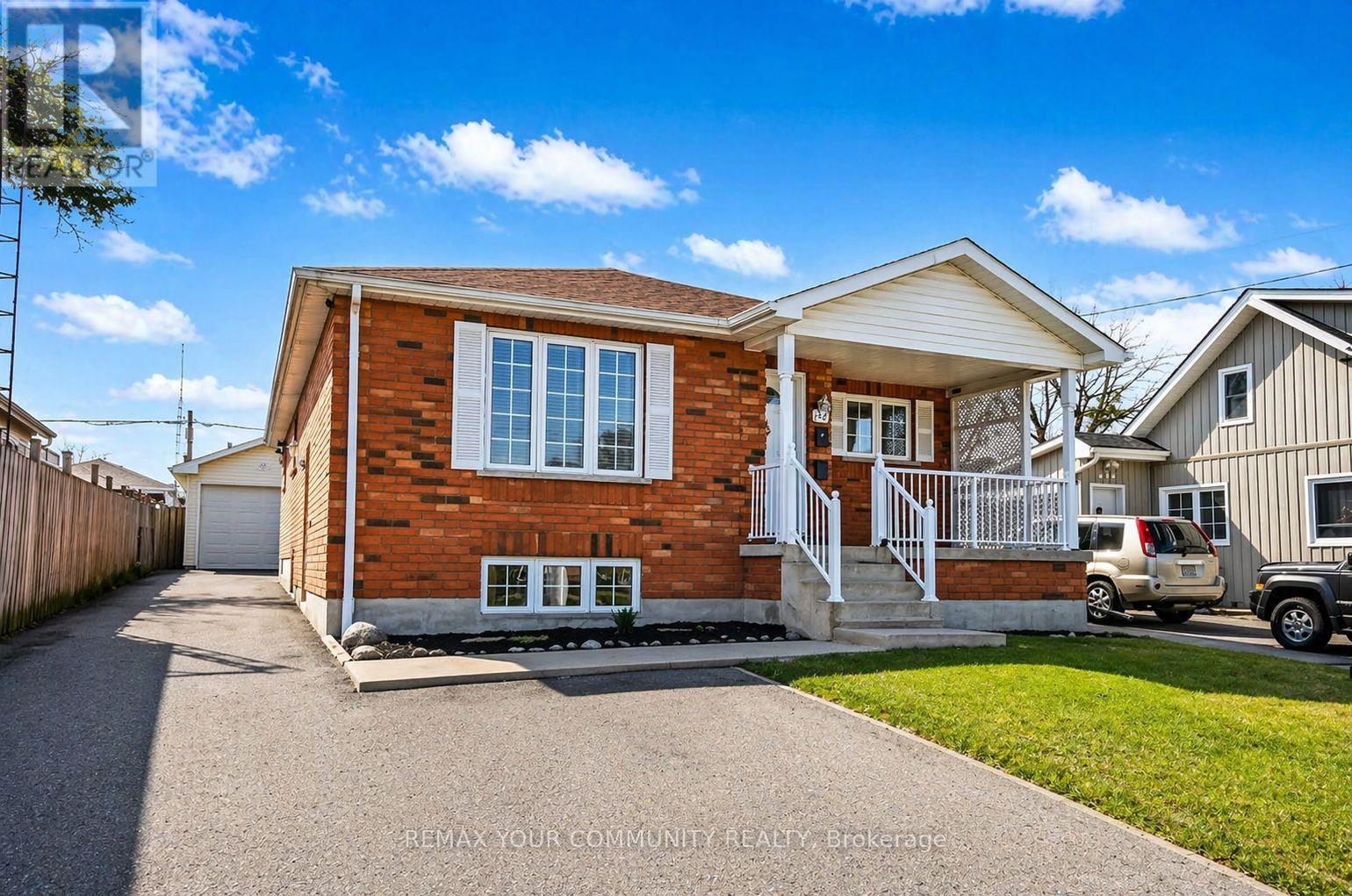 122 ROSEHILL BOULEVARD, Oshawa, Ontario