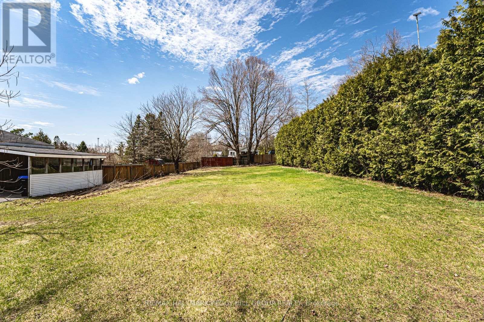 318 Palmer Street, Tay, Ontario  L0K 2C0 - Photo 3 - S12821978