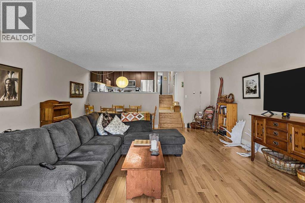 J, 413 Marten Street, Banff, Alberta  T1L 1G6 - Photo 10 - A2304248