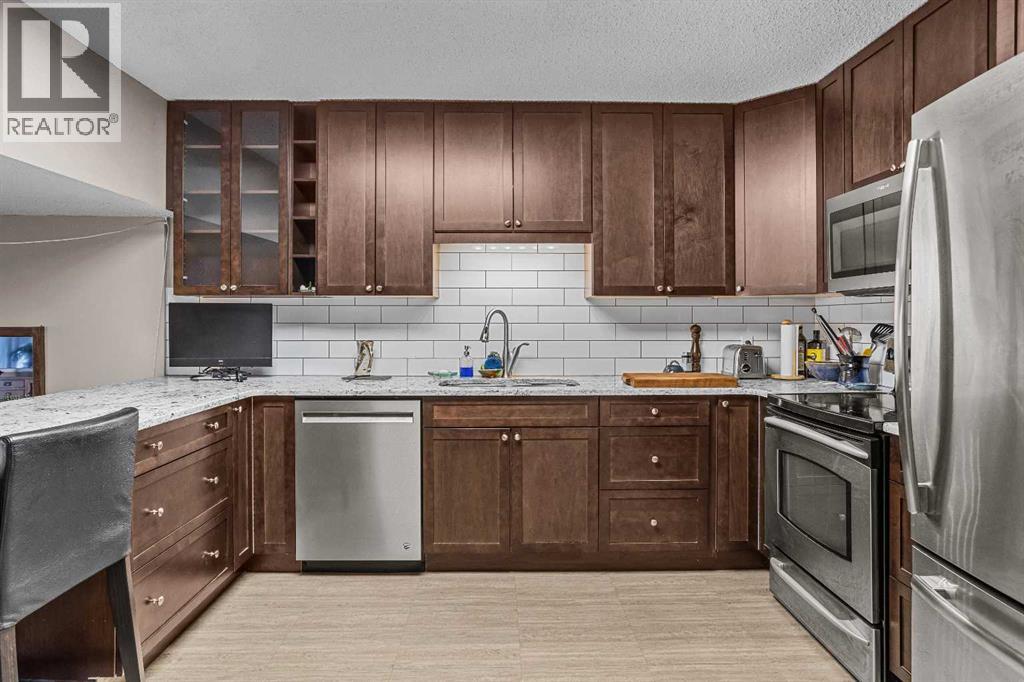 J, 413 Marten Street, Banff, Alberta  T1L 1G6 - Photo 20 - A2304248