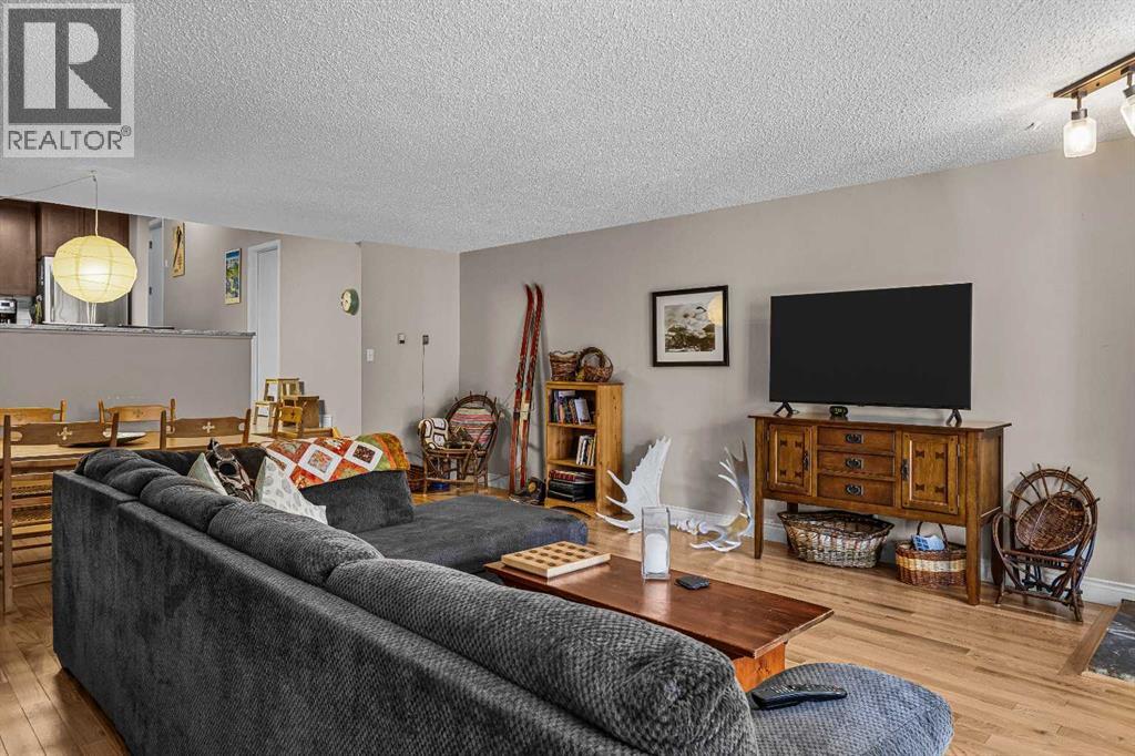 J, 413 Marten Street, Banff, Alberta  T1L 1G6 - Photo 9 - A2304248