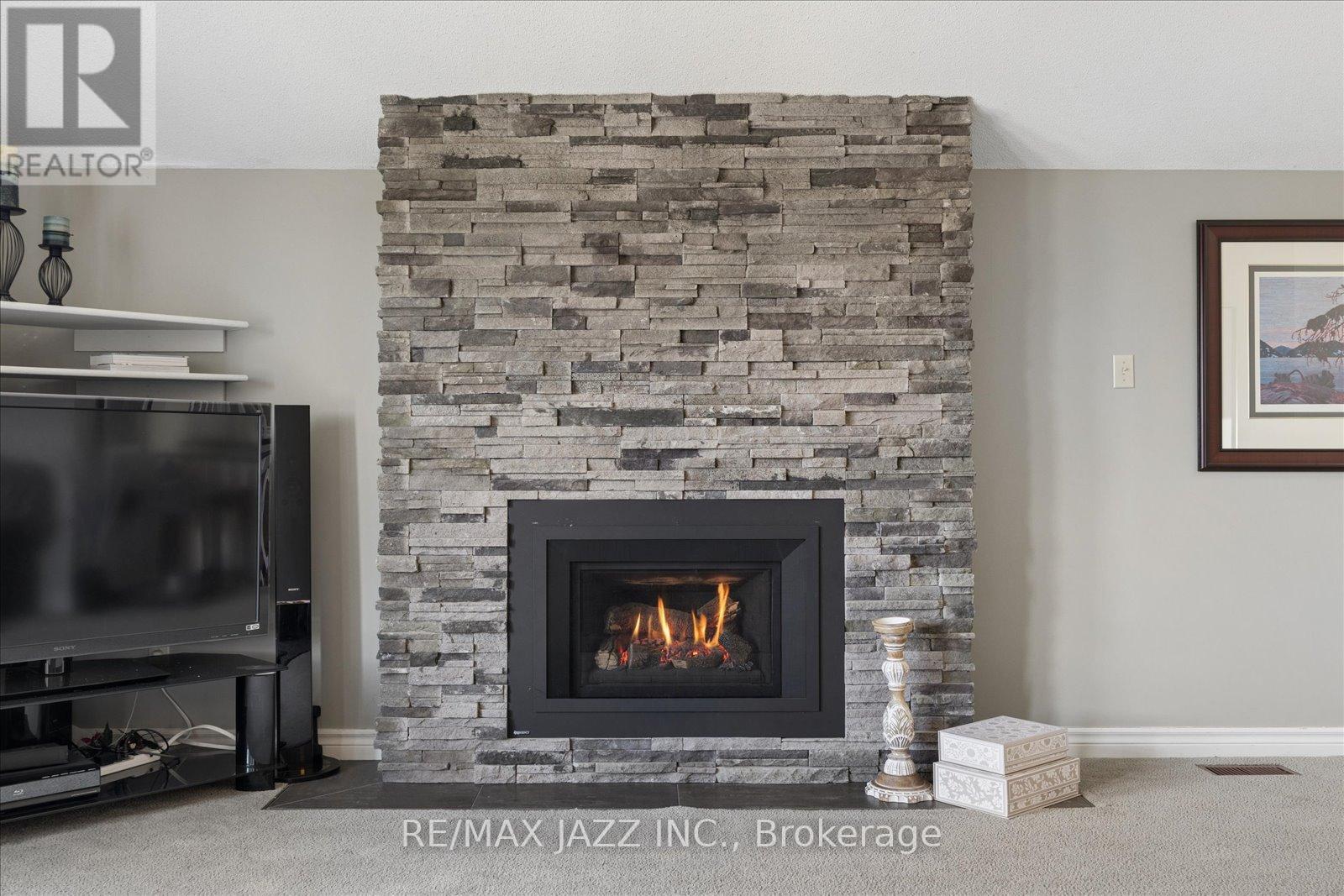 47 Waller Street, Whitby, Ontario  L1R 1Z8 - Photo 17 - E13032730