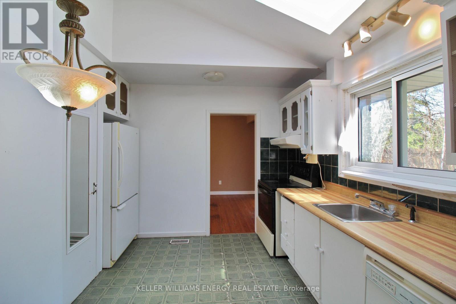 630 Buchan Avenue, Oshawa (Mclaughlin), Ontario  L1J 3A3 - Photo 9 - E13032740