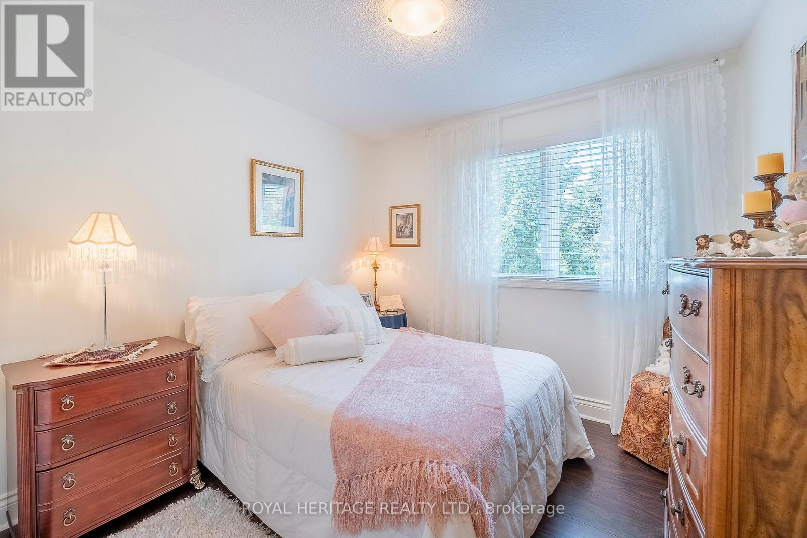 2158 Birchleaf Lane, Burlington, Ontario  L7L 6G8 - Photo 10 - W13032756