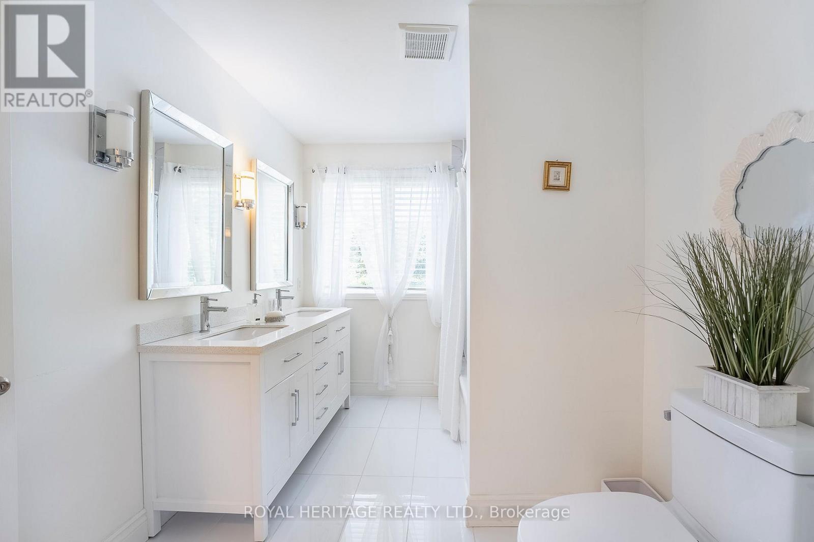 2158 Birchleaf Lane, Burlington, Ontario  L7L 6G8 - Photo 13 - W13032756