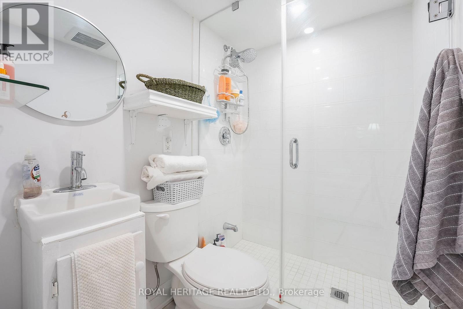 2158 Birchleaf Lane, Burlington, Ontario  L7L 6G8 - Photo 18 - W13032756