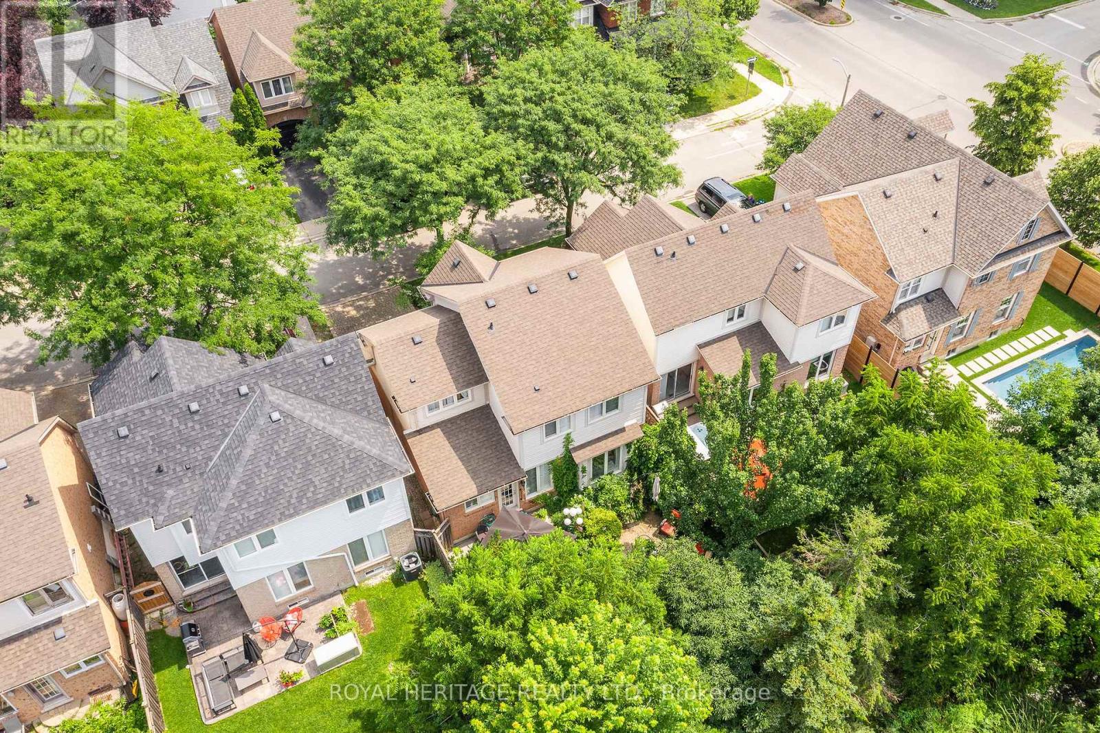 2158 Birchleaf Lane, Burlington, Ontario  L7L 6G8 - Photo 21 - W13032756