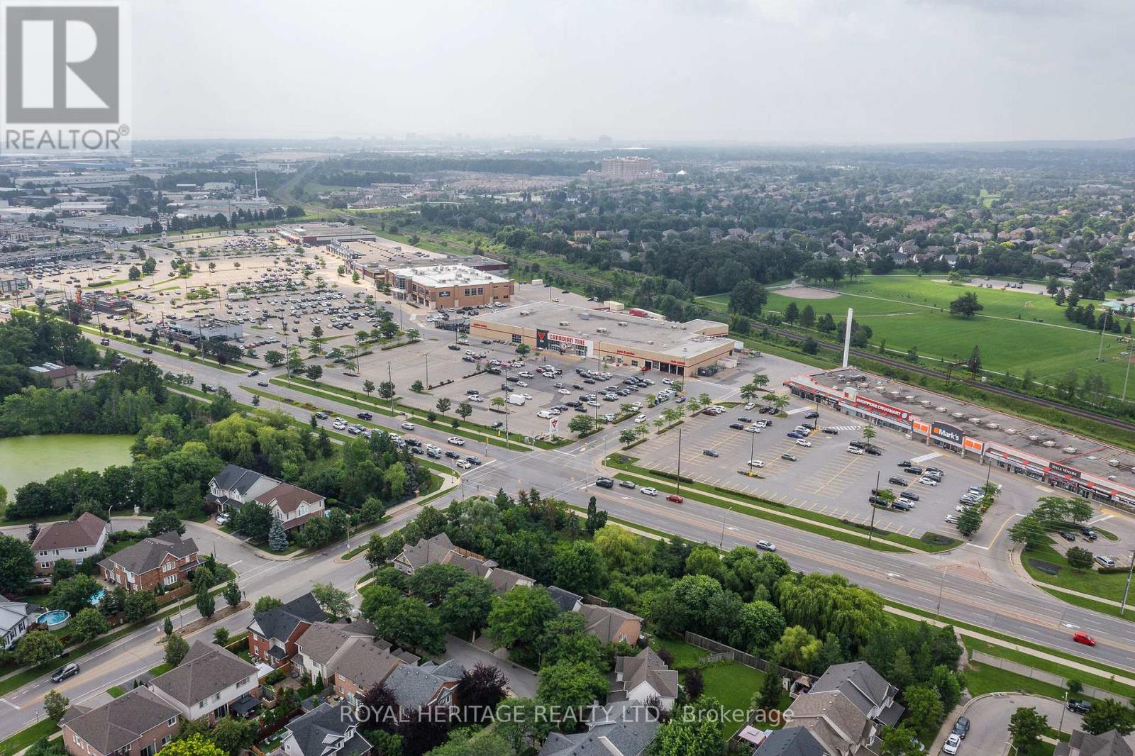 2158 Birchleaf Lane, Burlington, Ontario  L7L 6G8 - Photo 24 - W13032756