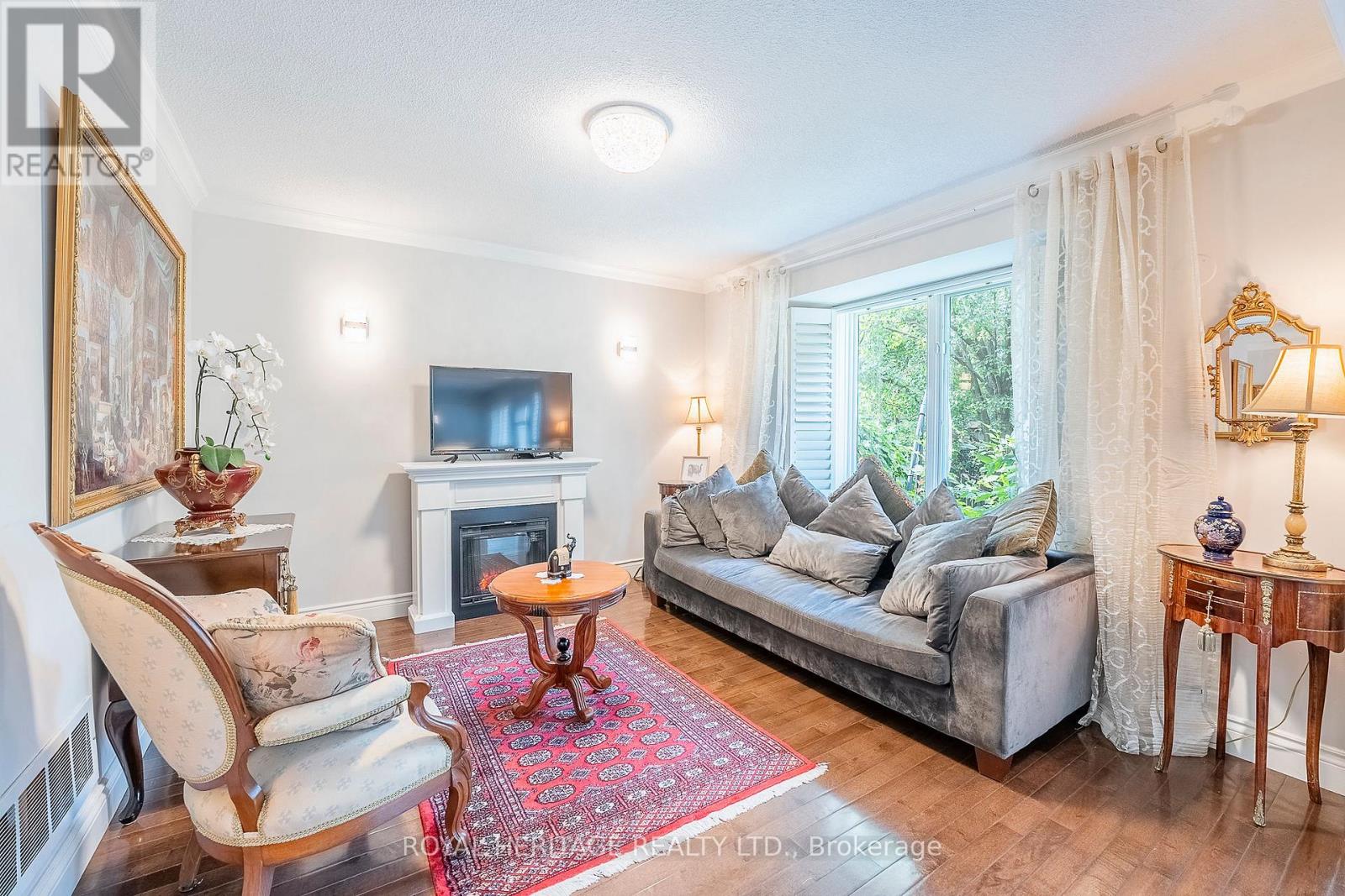 2158 Birchleaf Lane, Burlington, Ontario  L7L 6G8 - Photo 6 - W13032756