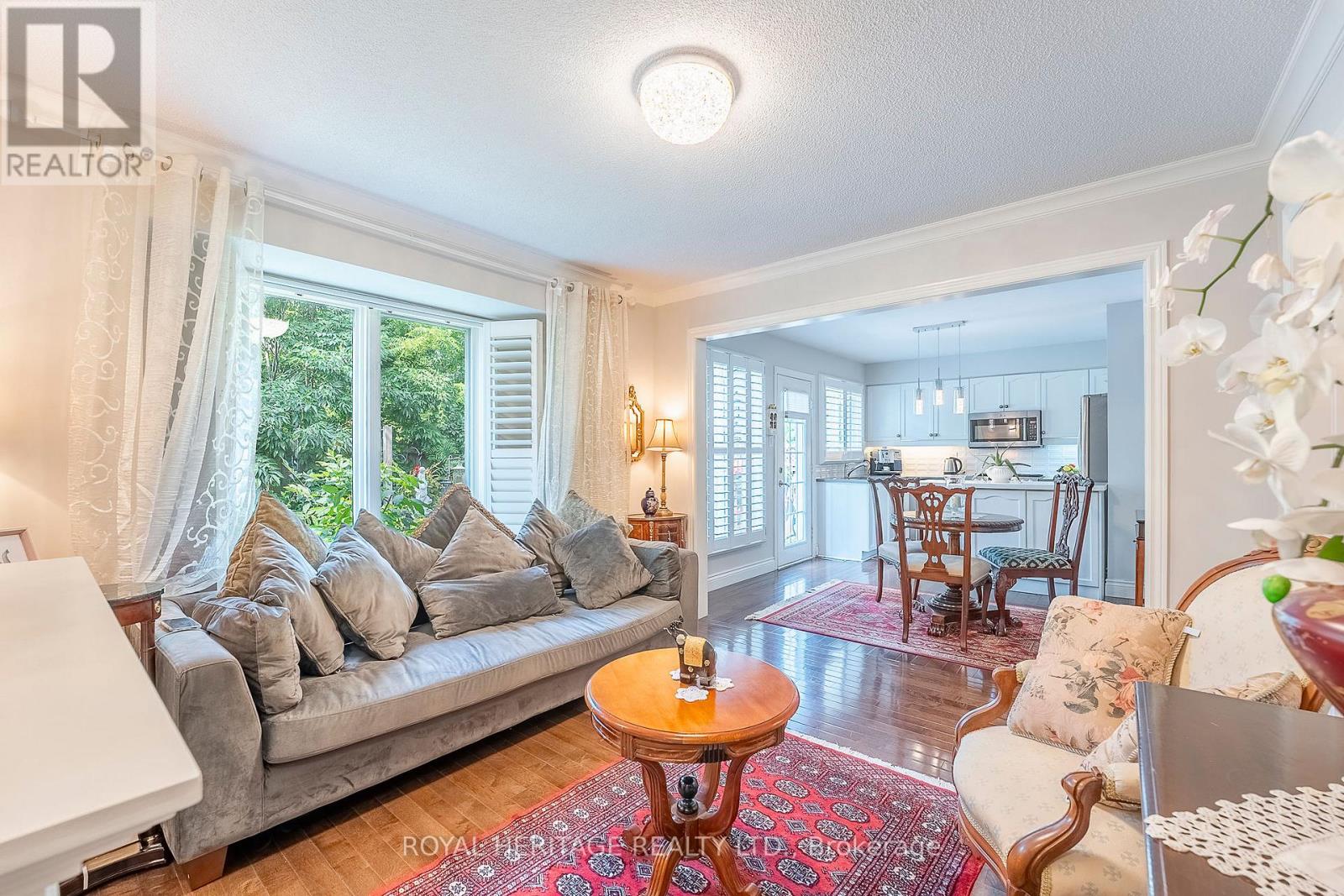 2158 Birchleaf Lane, Burlington, Ontario  L7L 6G8 - Photo 7 - W13032756