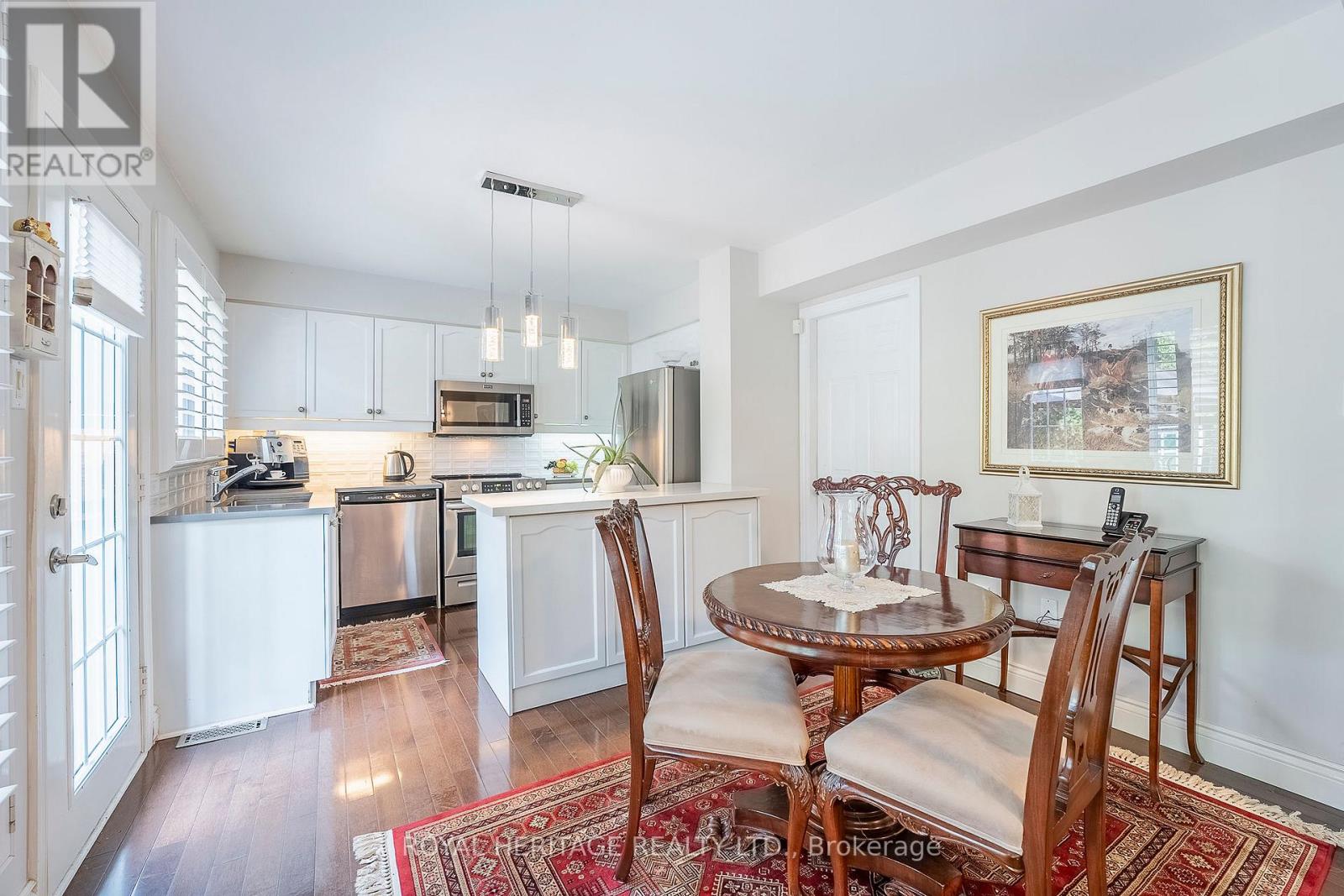 2158 Birchleaf Lane, Burlington, Ontario  L7L 6G8 - Photo 8 - W13032756