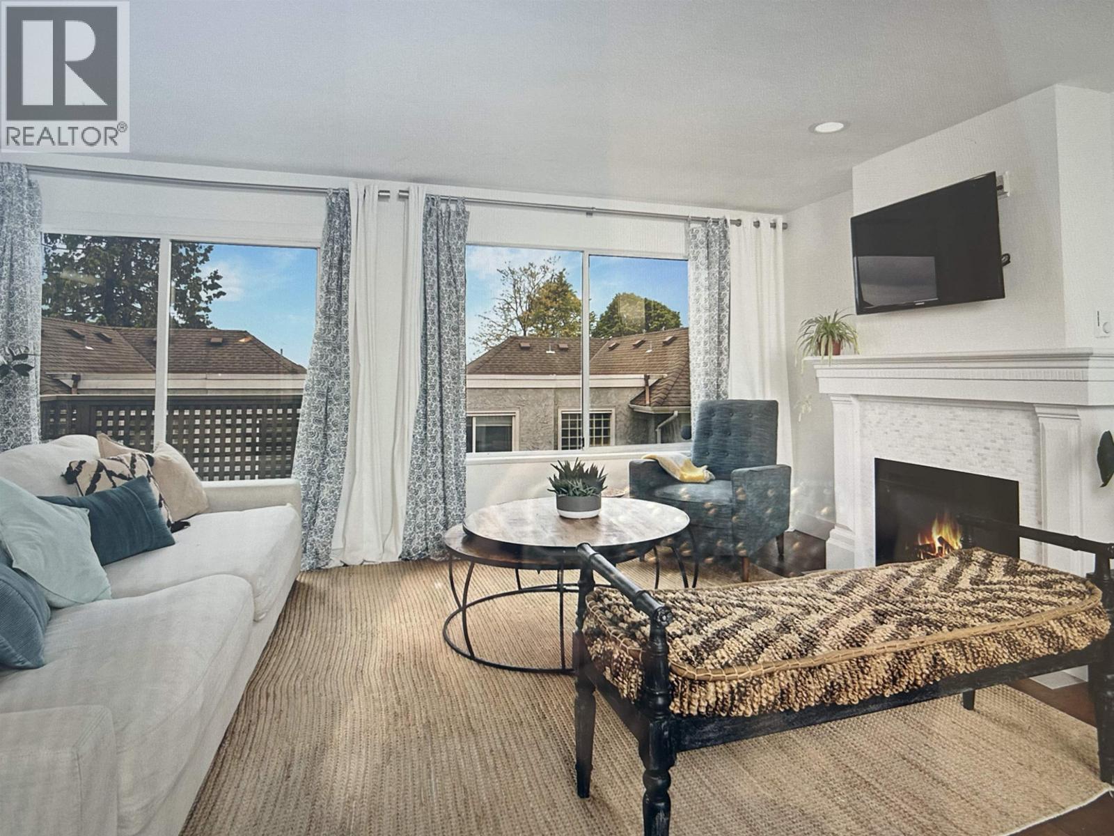 7 232 E 6th Street, North Vancouver, British Columbia  V7L 1P5 - Photo 1 - R3114734