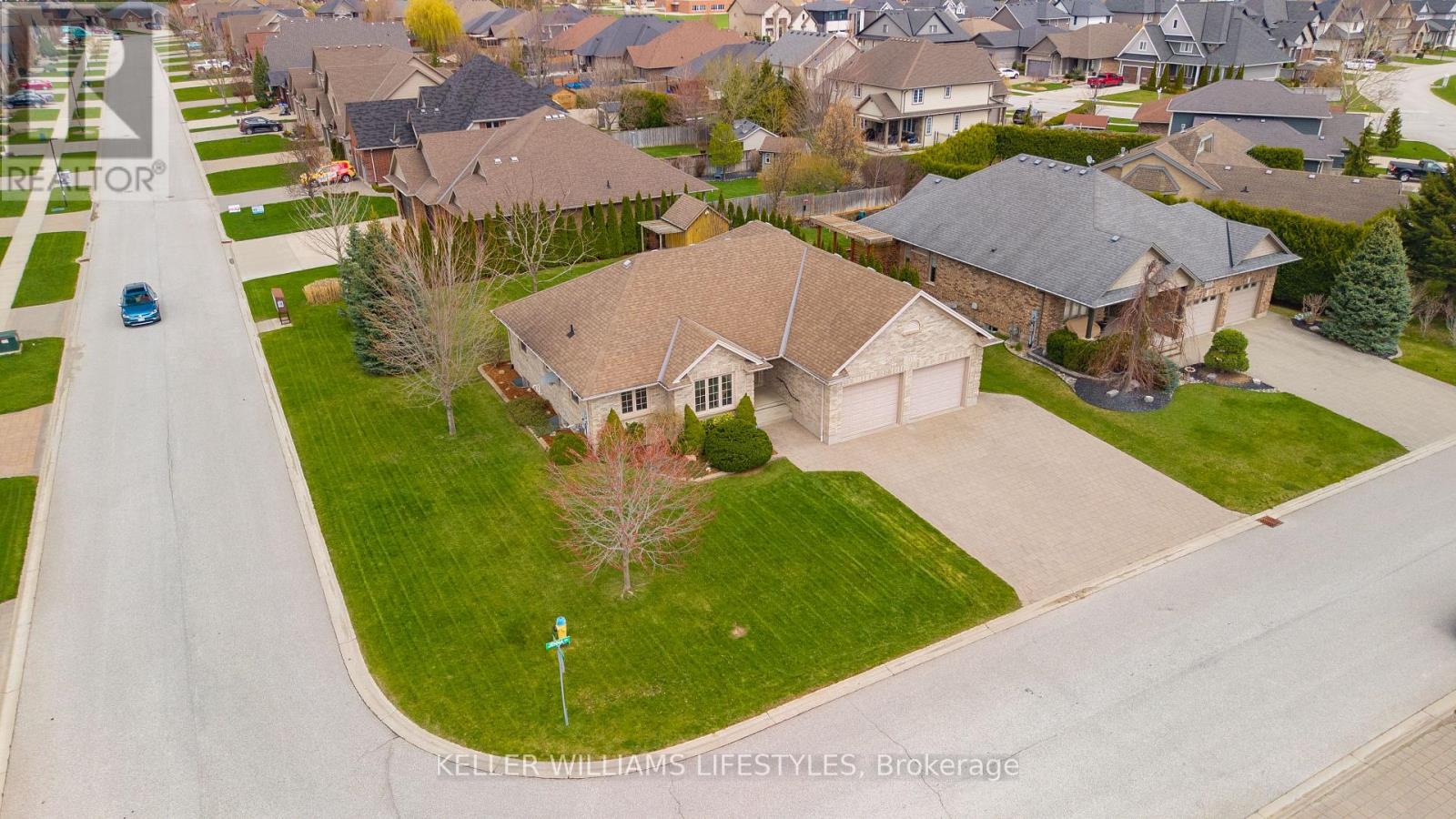 111 Jenna Drive, Strathroy-Caradoc, Ontario  N7G 0B2 - Photo 3 - X13032638