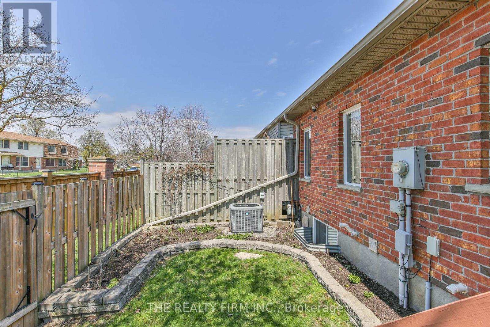 11 - 100 Stroud Crescent, London South, Ontario  N6E 4A1 - Photo 34 - X13032722