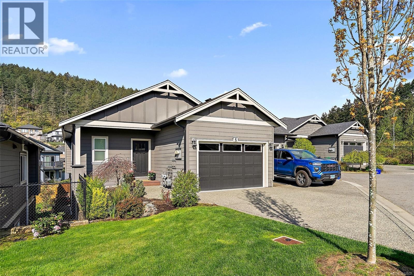 6 Massey Pl, View Royal, British Columbia