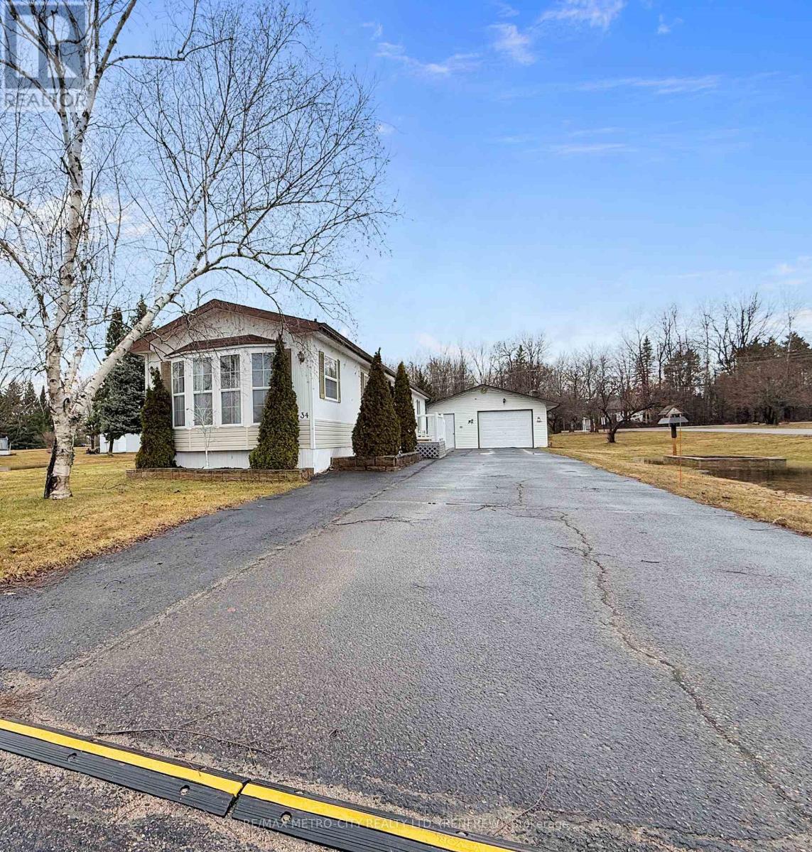 34 Sunset Lane, Horton, Ontario  K7V 0A5 - Photo 1 - X13032702