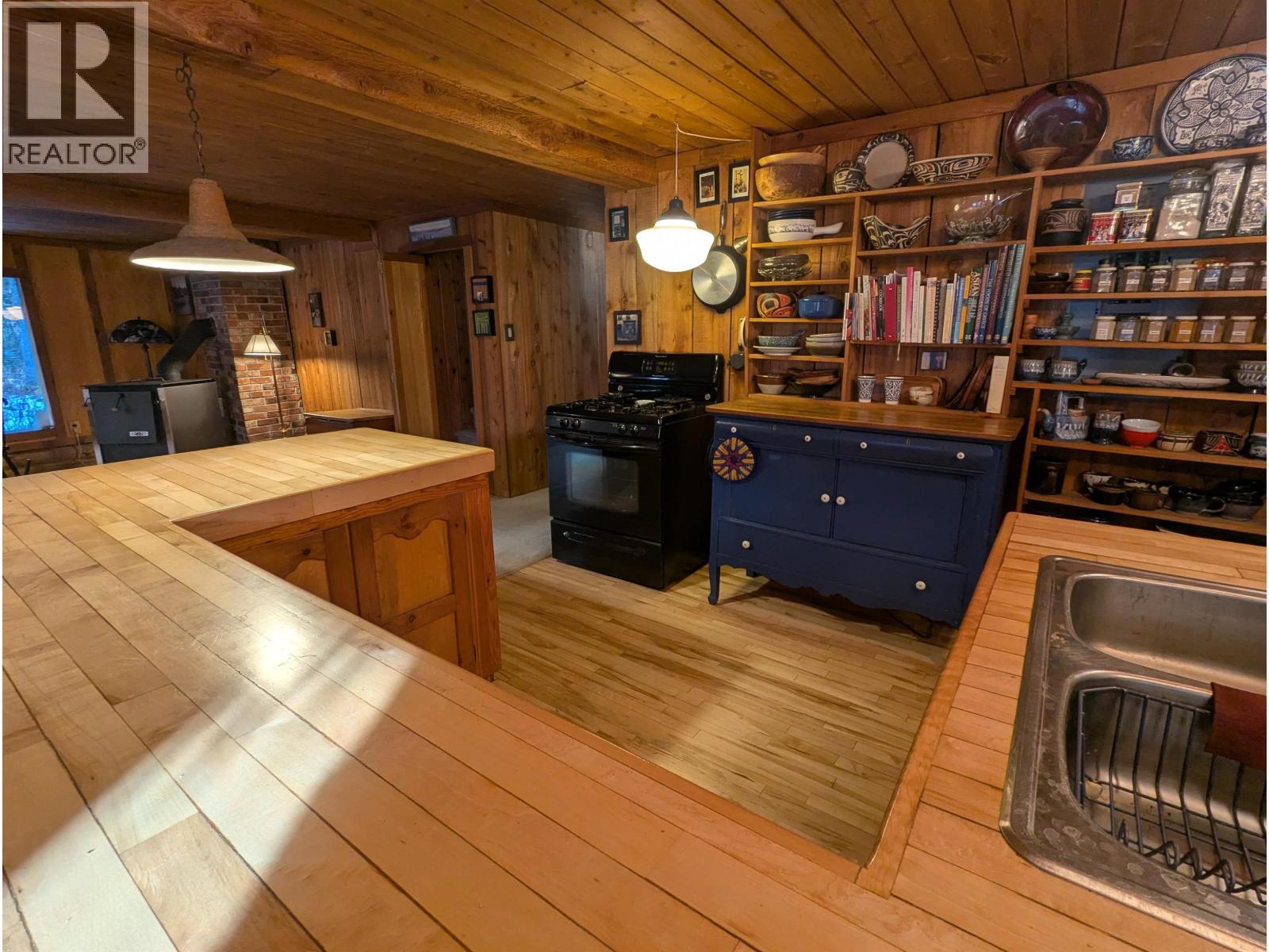 7133 Adams Road, Smithers, British Columbia  V0J 2N7 - Photo 9 - R3114322