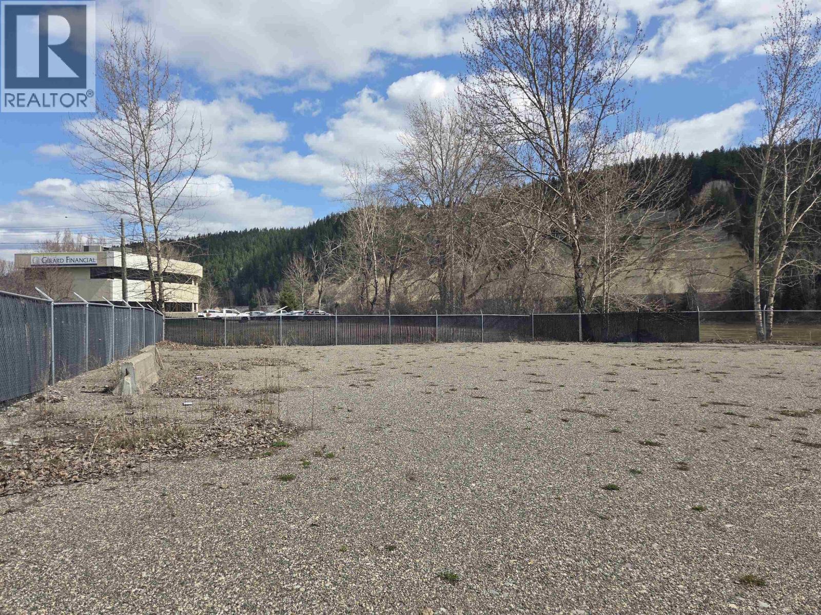 2707 Queensway Street, Prince George, British Columbia  V2L 4M3 - Photo 2 - C8074511