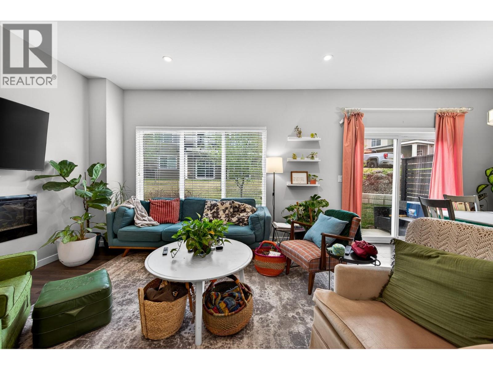 1993 Qu'appelle Boulevard Unit# 135, Kamloops, British Columbia  V2E 0C2 - Photo 4 - 10383839