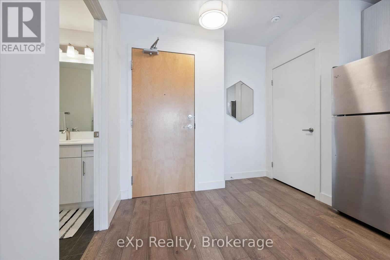 1006 - 1 Victoria Street S, Kitchener, Ontario  N2G 1G1 - Photo 2 - X13032644