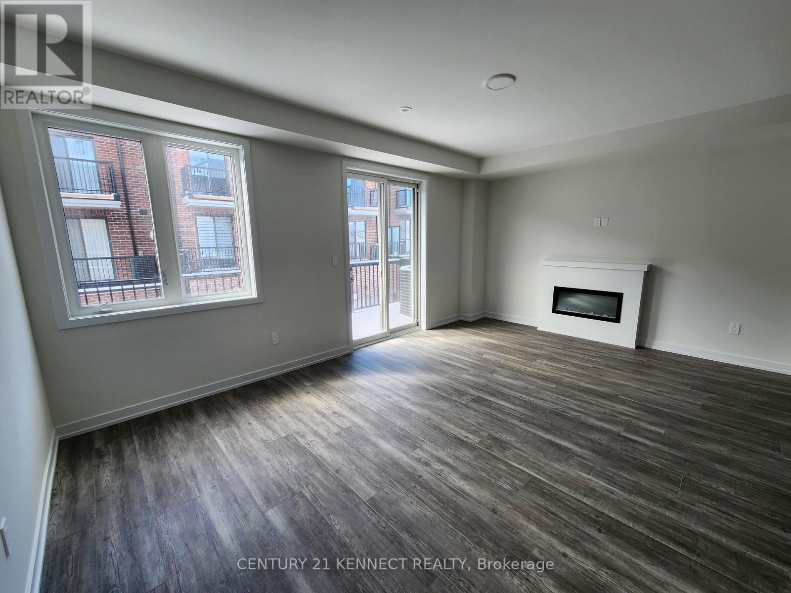 8 Victor Metcalf Lane, Richmond Hill, Ontario  L4B 0J7 - Photo 4 - N12906742