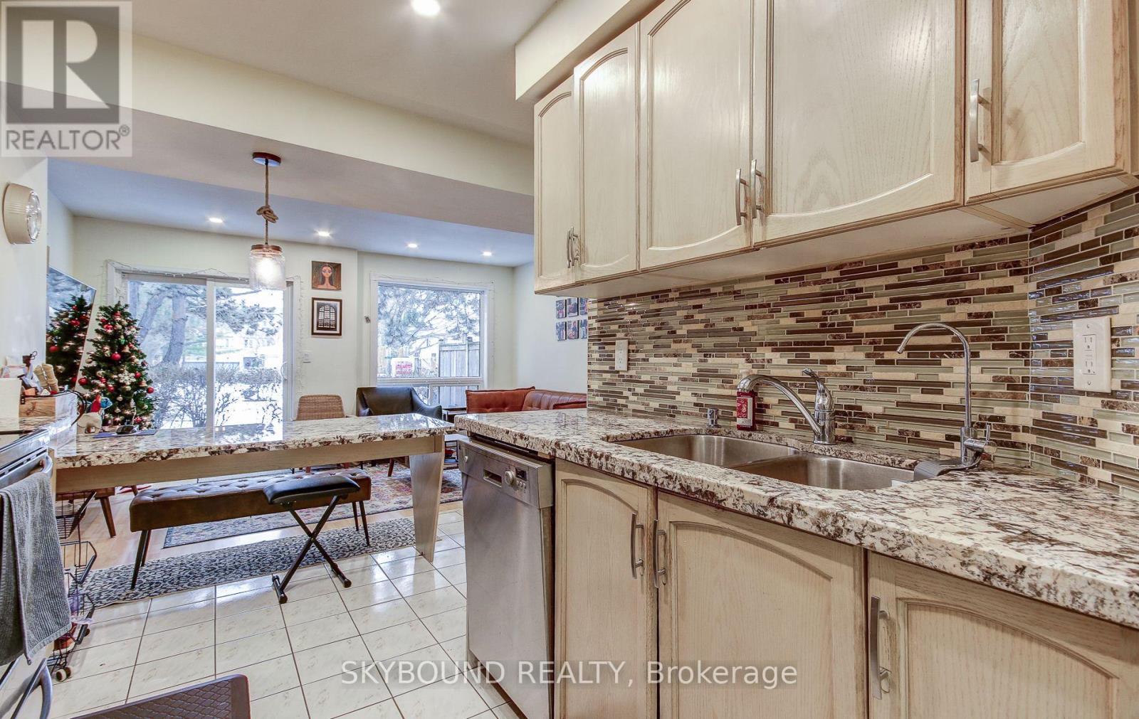 75 - 55 Barondale Drive, Mississauga, Ontario  L4Z 3N8 - Photo 4 - W12689078