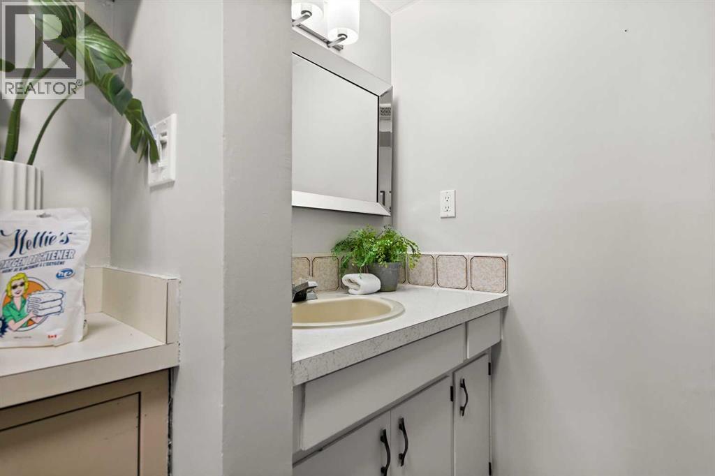 7715 67 Avenue Nw, Calgary, Alberta  T3B 4B2 - Photo 26 - A2299625