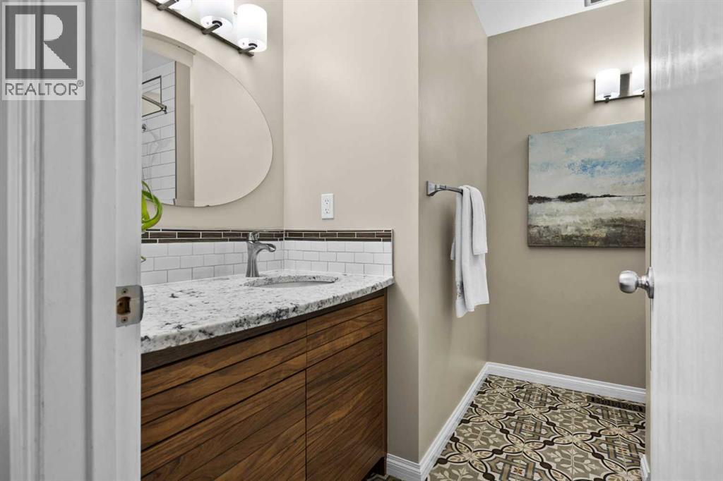 7715 67 Avenue Nw, Calgary, Alberta  T3B 4B2 - Photo 17 - A2299625