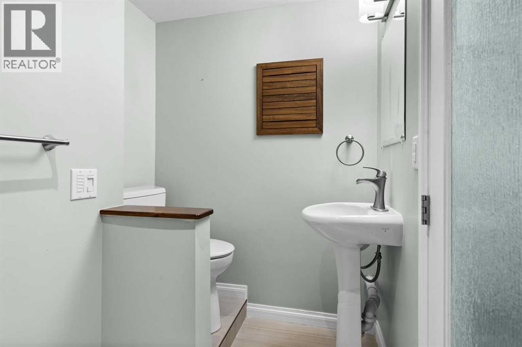 7715 67 Avenue Nw, Calgary, Alberta  T3B 4B2 - Photo 31 - A2299625