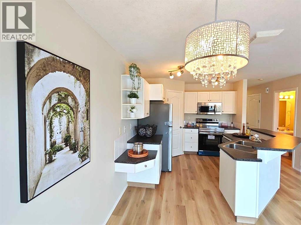 22 Arthur Close, Red Deer, Alberta  T4R 3M6 - Photo 6 - A2300341