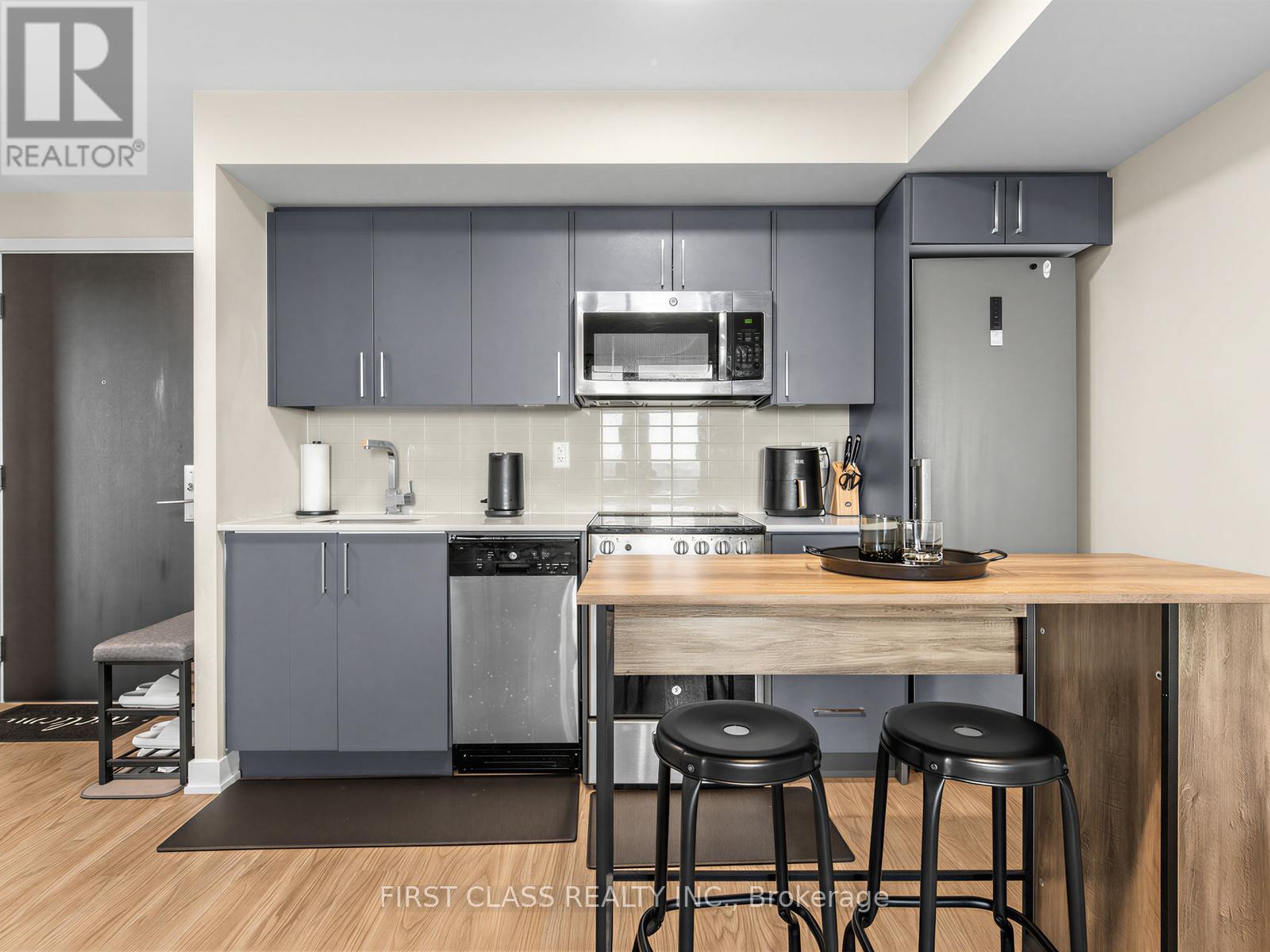 616 - 38 Monte Kwinter Court, Toronto, Ontario  M3H 0E2 - Photo 4 - C13032600