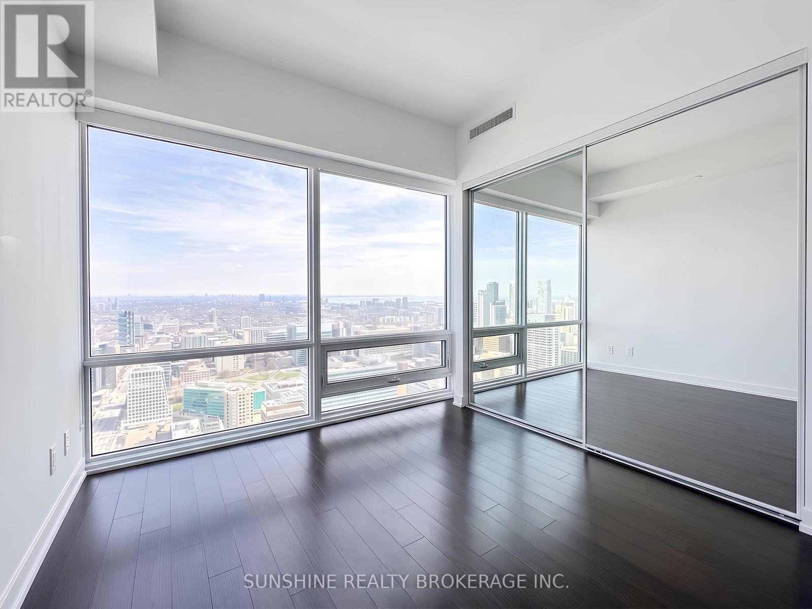 4604 - 15 Grenville Street, Toronto, Ontario  M4Y 1A1 - Photo 5 - C13032668