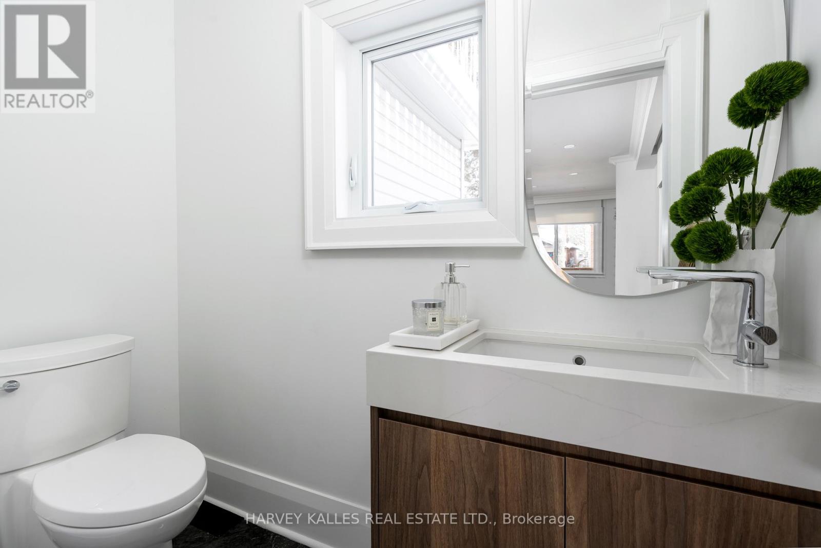 97 Atlas Avenue, Toronto, Ontario  M6C 3P2 - Photo 12 - C13032732