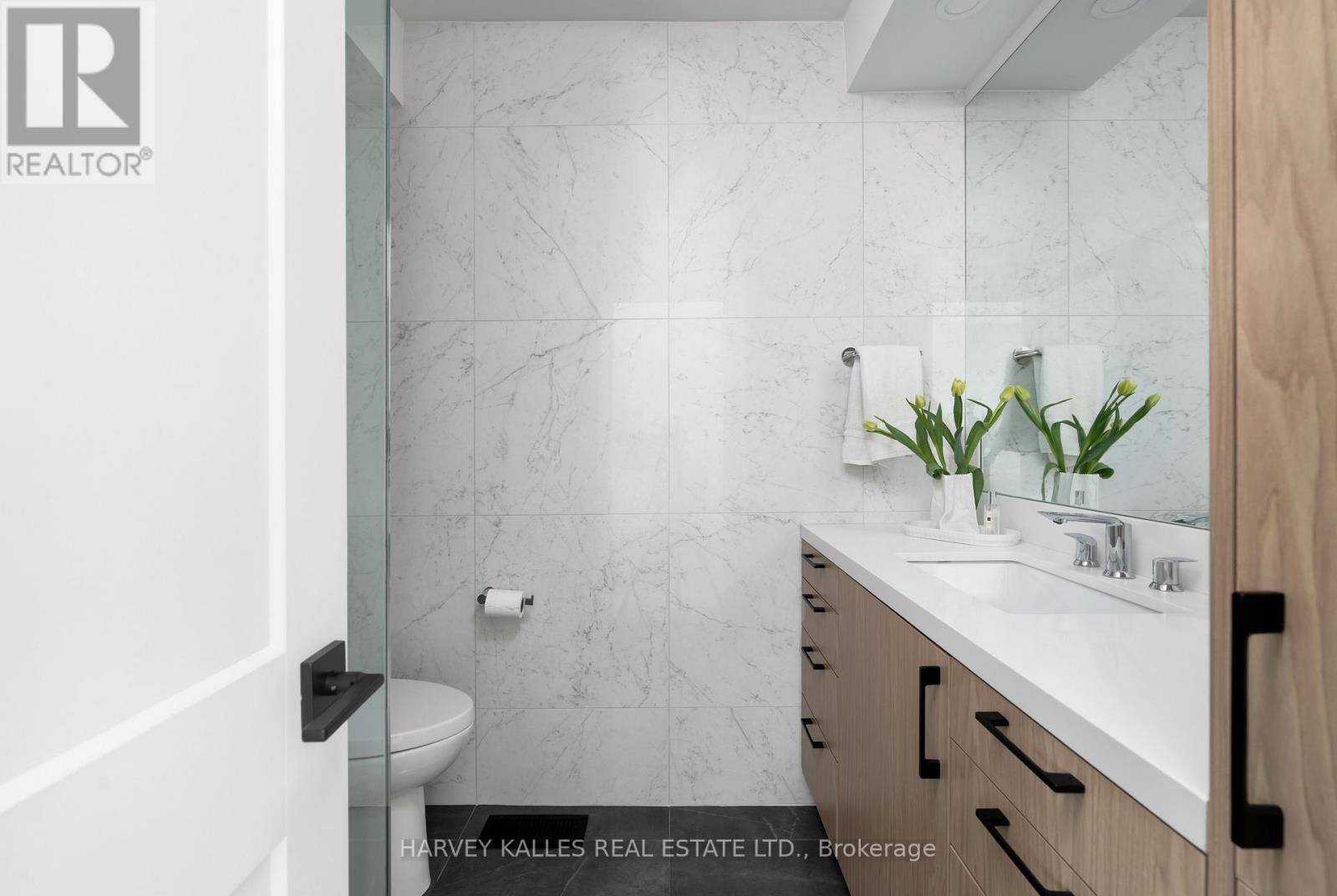 97 Atlas Avenue, Toronto, Ontario  M6C 3P2 - Photo 24 - C13032732