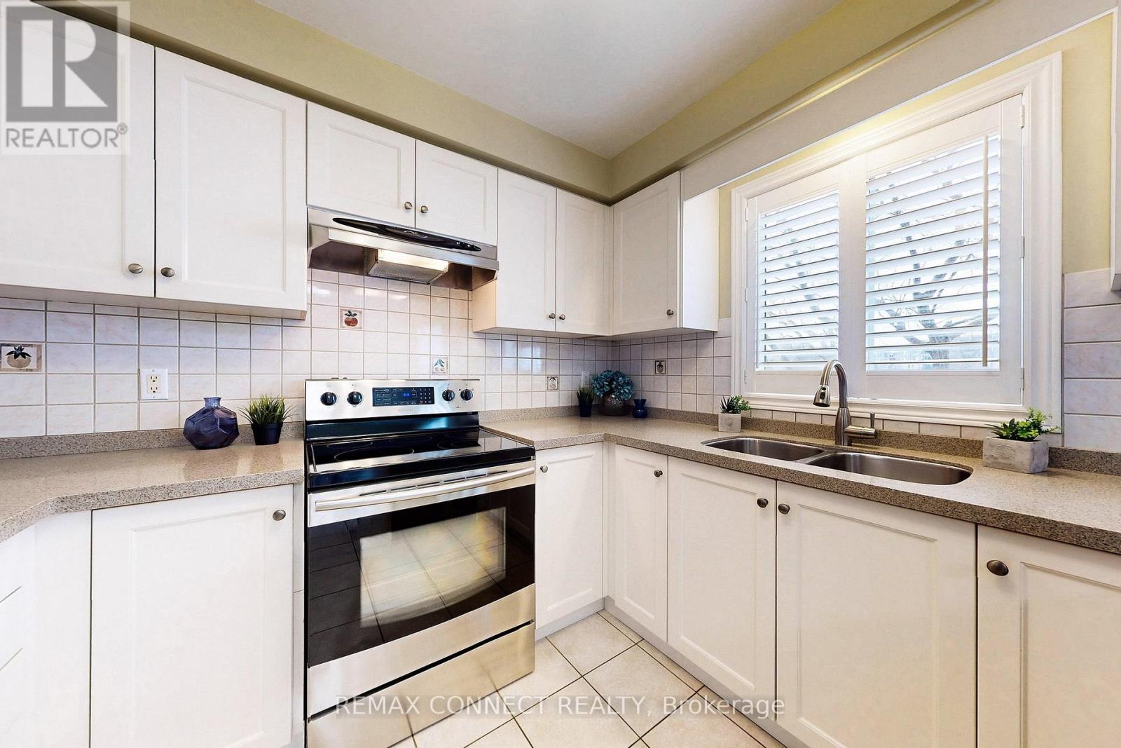 111 Dali Crescent, Toronto, Ontario  M1B 5Y3 - Photo 15 - E13032688