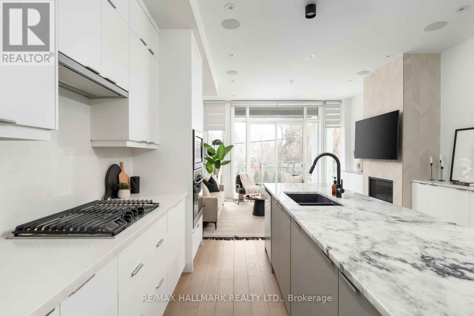 167 Sammon Avenue, Toronto, Ontario  M4J 1Z1 - Photo 13 - E13032754