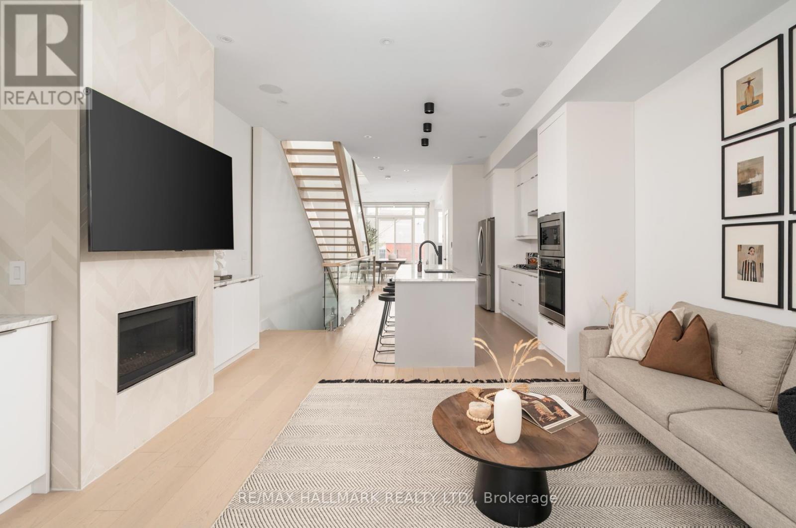 167 Sammon Avenue, Toronto, Ontario  M4J 1Z1 - Photo 16 - E13032754