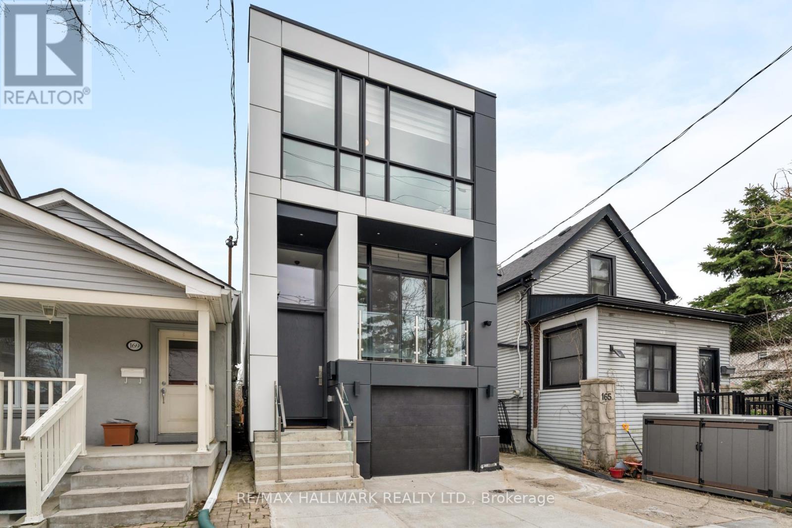 167 Sammon Avenue, Toronto, Ontario  M4J 1Z1 - Photo 2 - E13032754