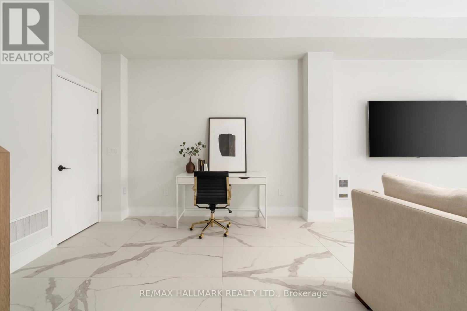 167 Sammon Avenue, Toronto, Ontario  M4J 1Z1 - Photo 37 - E13032754