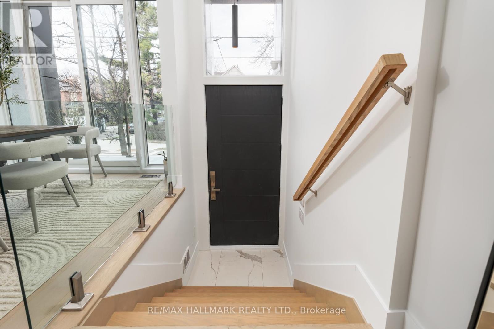 167 Sammon Avenue, Toronto, Ontario  M4J 1Z1 - Photo 5 - E13032754